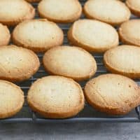 MELT IN YOUR MOUTH CARDAMOM SHORTBREAD COOKIES