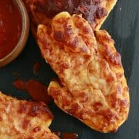 CREEPY HALLOWEEN PIZZA HAND