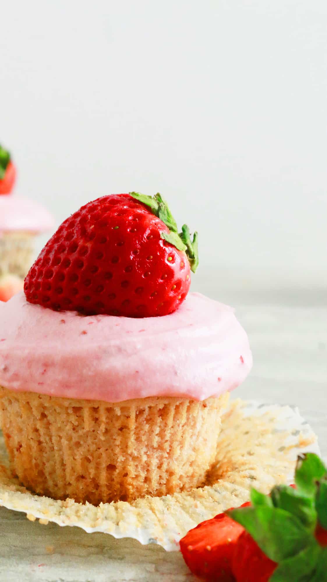 strawberry velvet cupcake