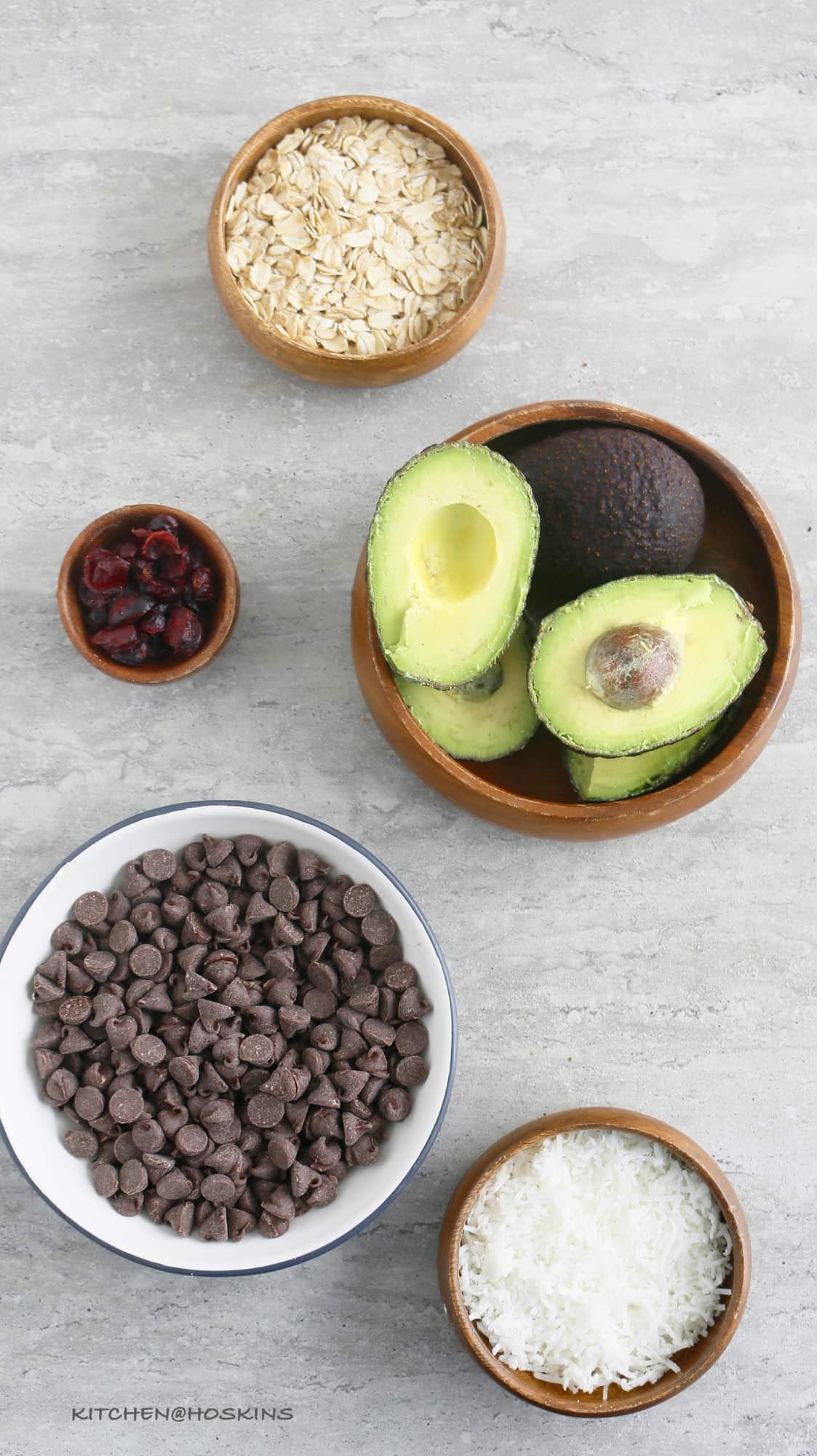 no bake chocolate avocado oatmeal balls