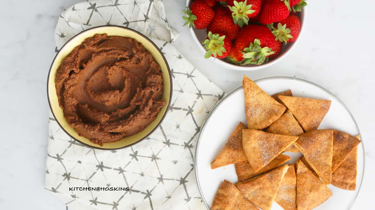 Healthiest Chocolate Hummus (only 4 ingredients)