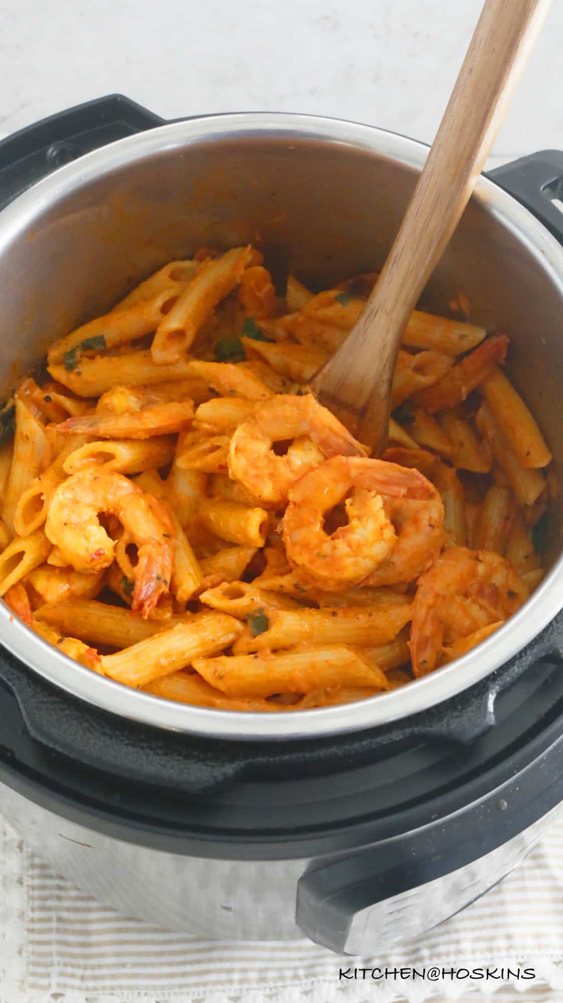 instant pot shrimp pasta with tomato cream sauce