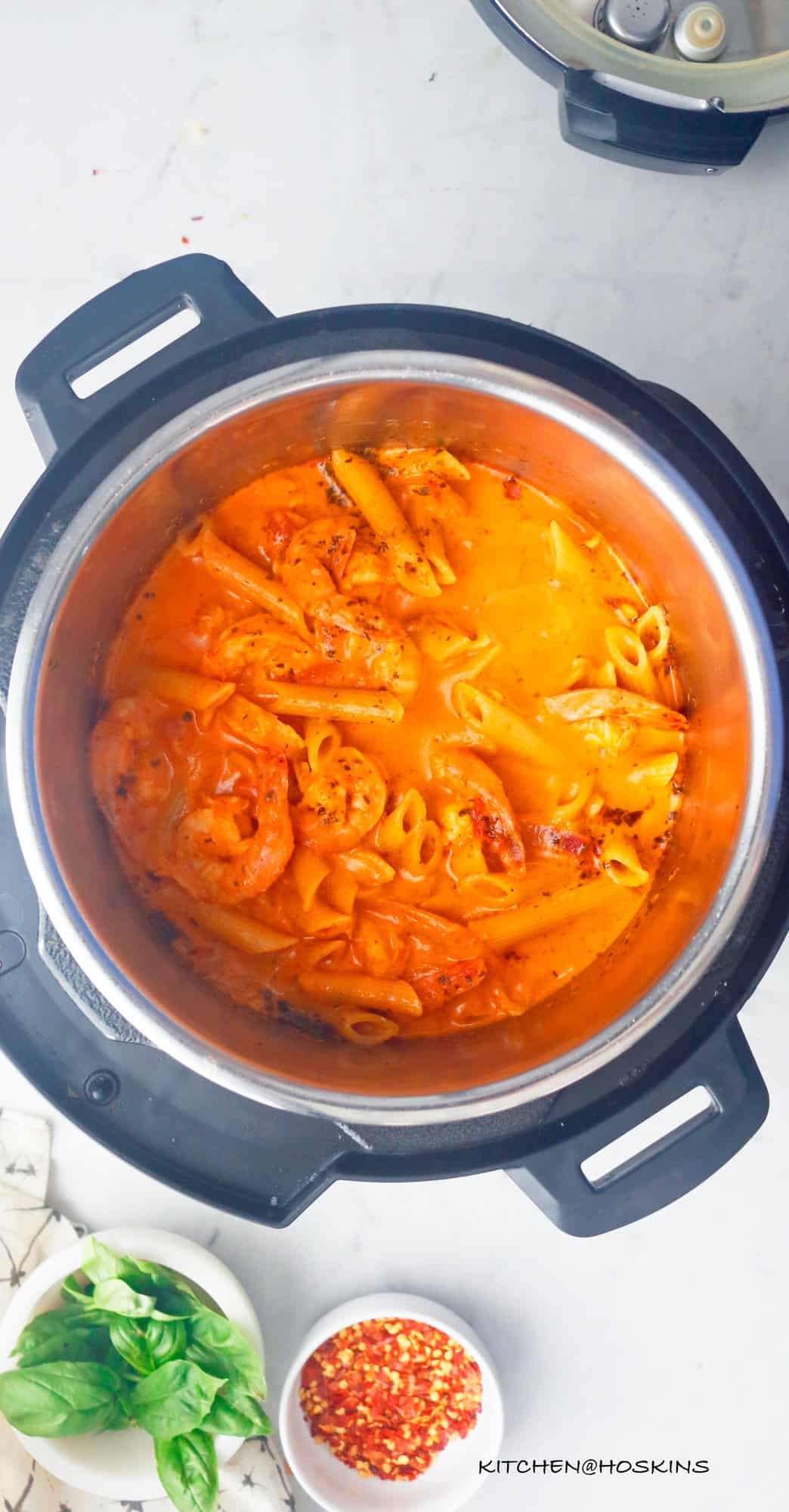 instant pot shrimp pasta with tomato cream sauce