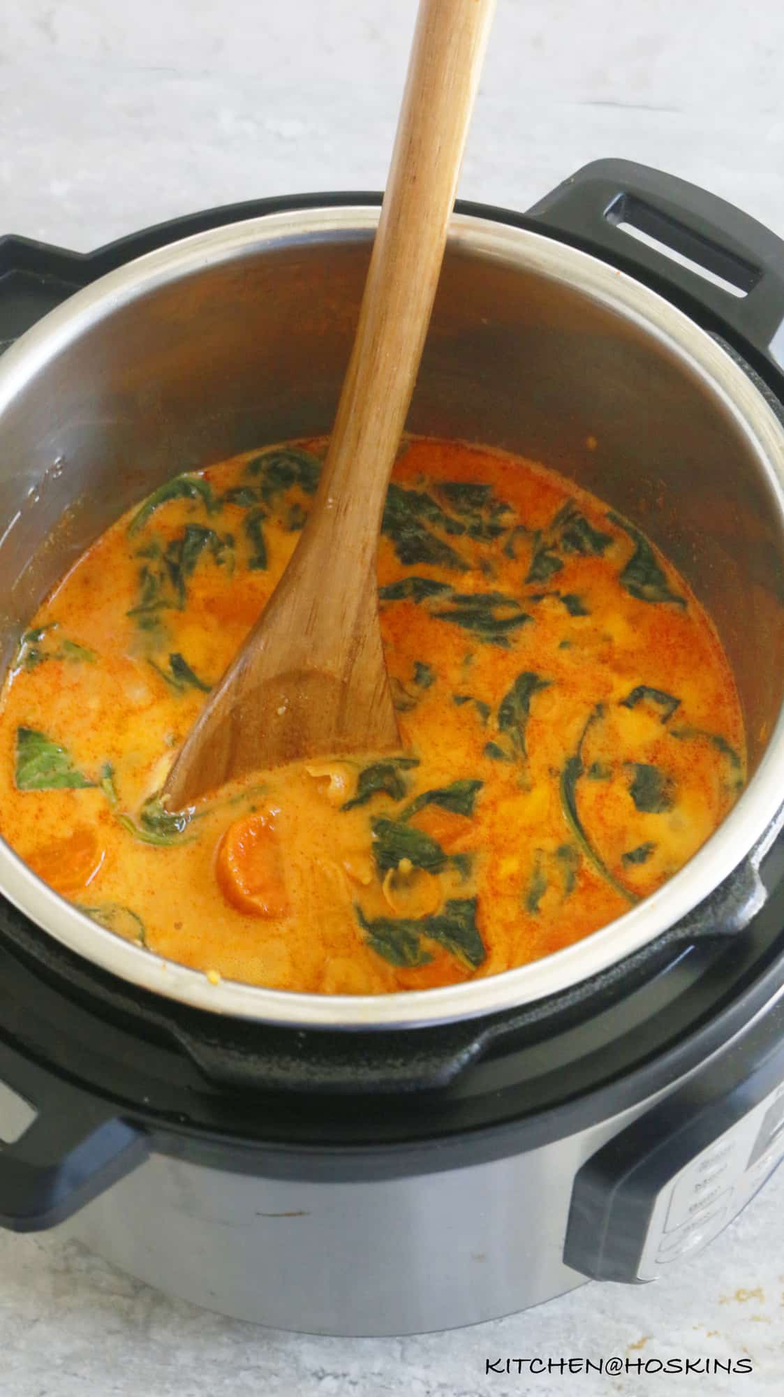 instant pot thai chickpea and spinach curry