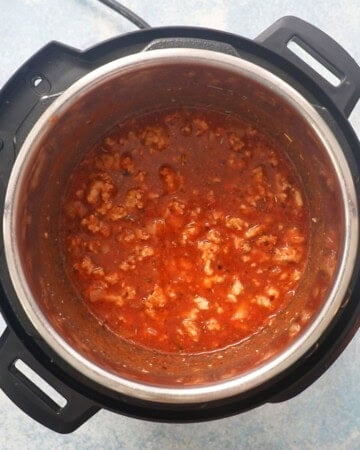 ground chicken red sauce in an instant pot.