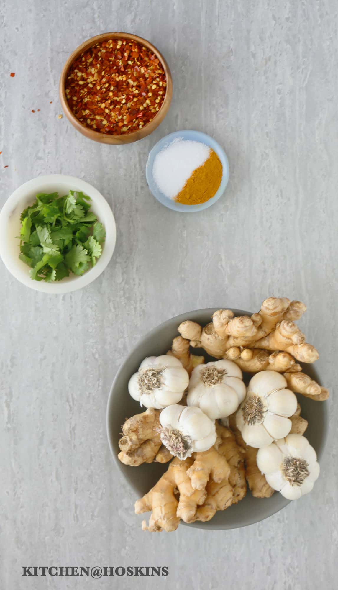 ingredients needed to make ginger garlic pita chips in oven. 