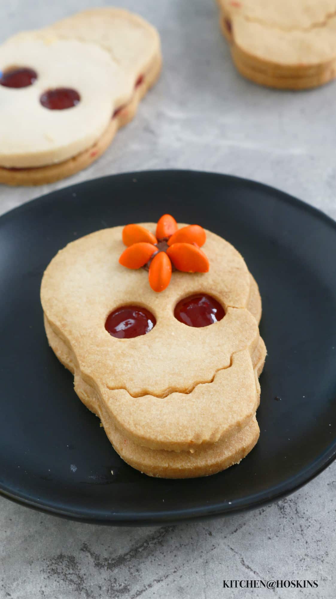 halloween skull linzer cookies
