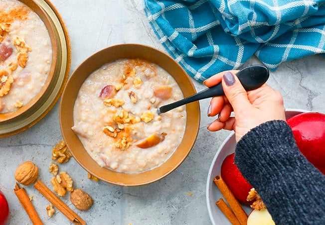Instant Pot Apple Cinnamon Oatmeal with Rolled Oats