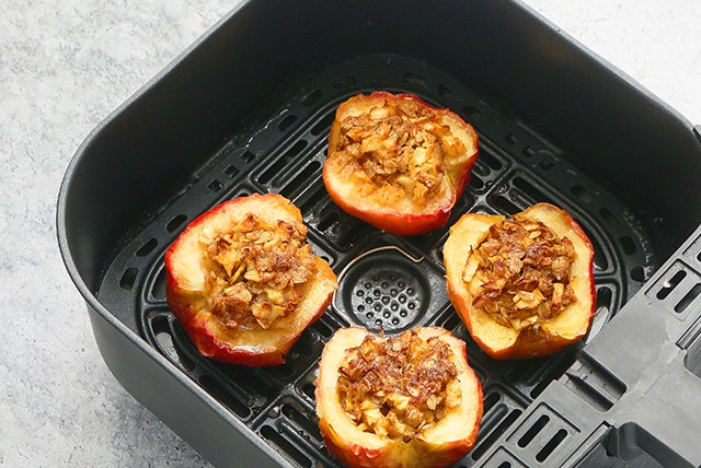 Air Fryer Baked Apples (Moist & Juicy) - Kitchen At Hoskins