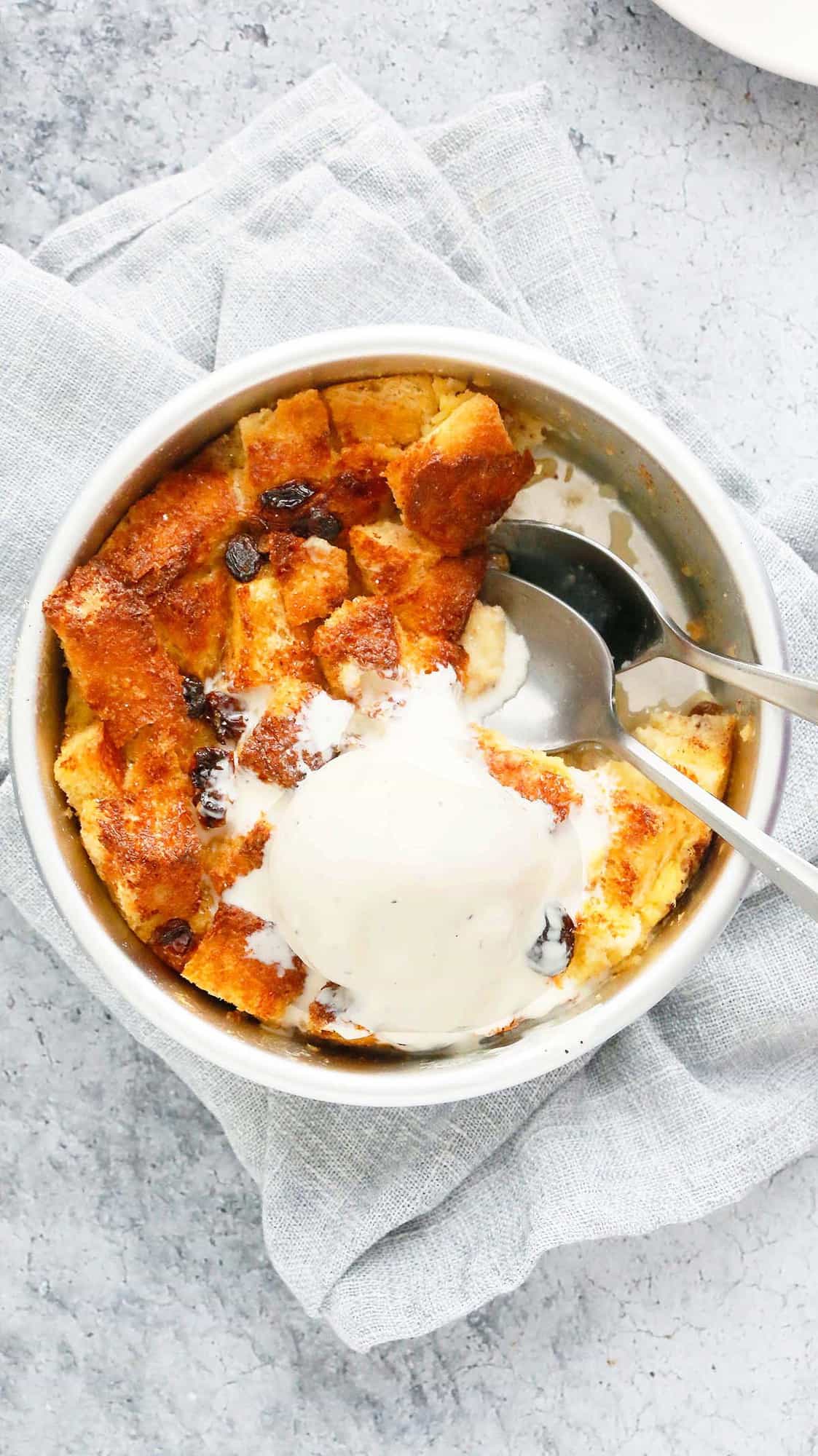 air fryer bread pudding topped with ice cream