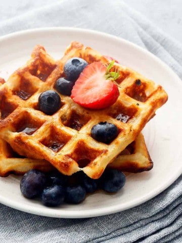crispy waffles made without eggs