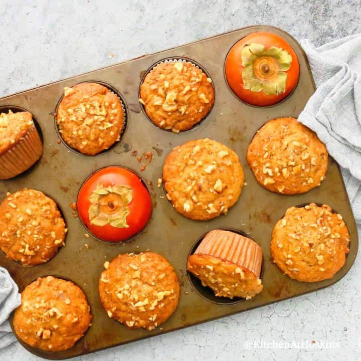 baked persimmon muffins