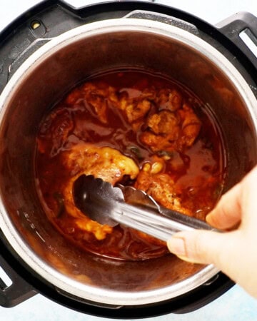 brown bbq chicken in an instant pot.