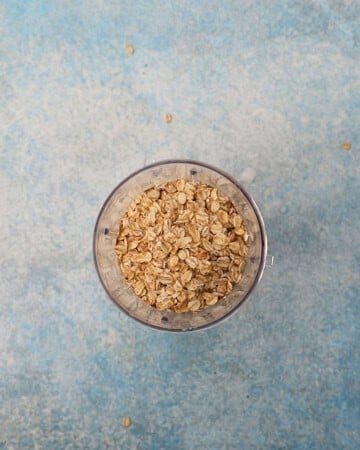 rolled oats in a blender jar.